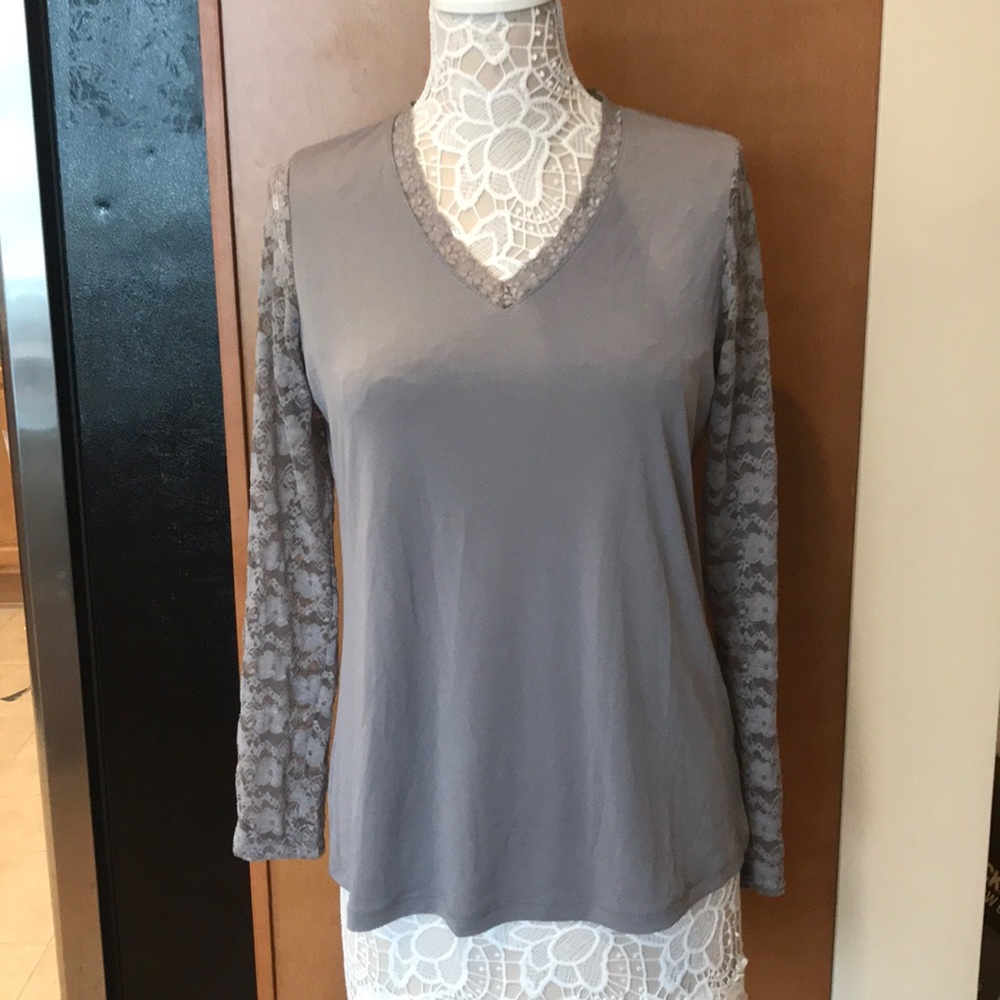 Susan Graver gray lace long sleeve top